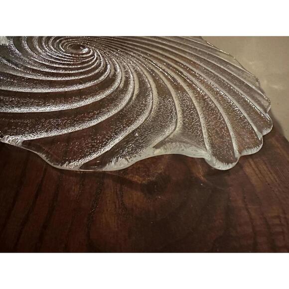 Vintage Swirl Shell Shaped Glass Serving Plate - Picture 5 of 6
